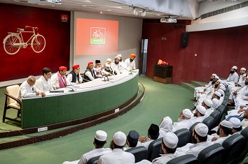 उलेमा-ए-इकराम की दुआ उलेमा-ए-इकराम की दुआ: अखिलेश यादव फिर बने मुख्यमंत्री