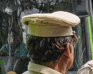 पद और प्रतिष्ठा के पीछे छिपी पीड़ा का मौन विस्फोट पद और प्रतिष्ठा के पीछे छिपी पीड़ा का मौन विस्फोट