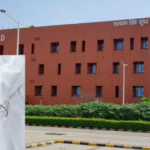 स्वास्थ्य सेवाओं पर संकट के बादल स्वास्थ्य सेवाओं पर संकट के बादल