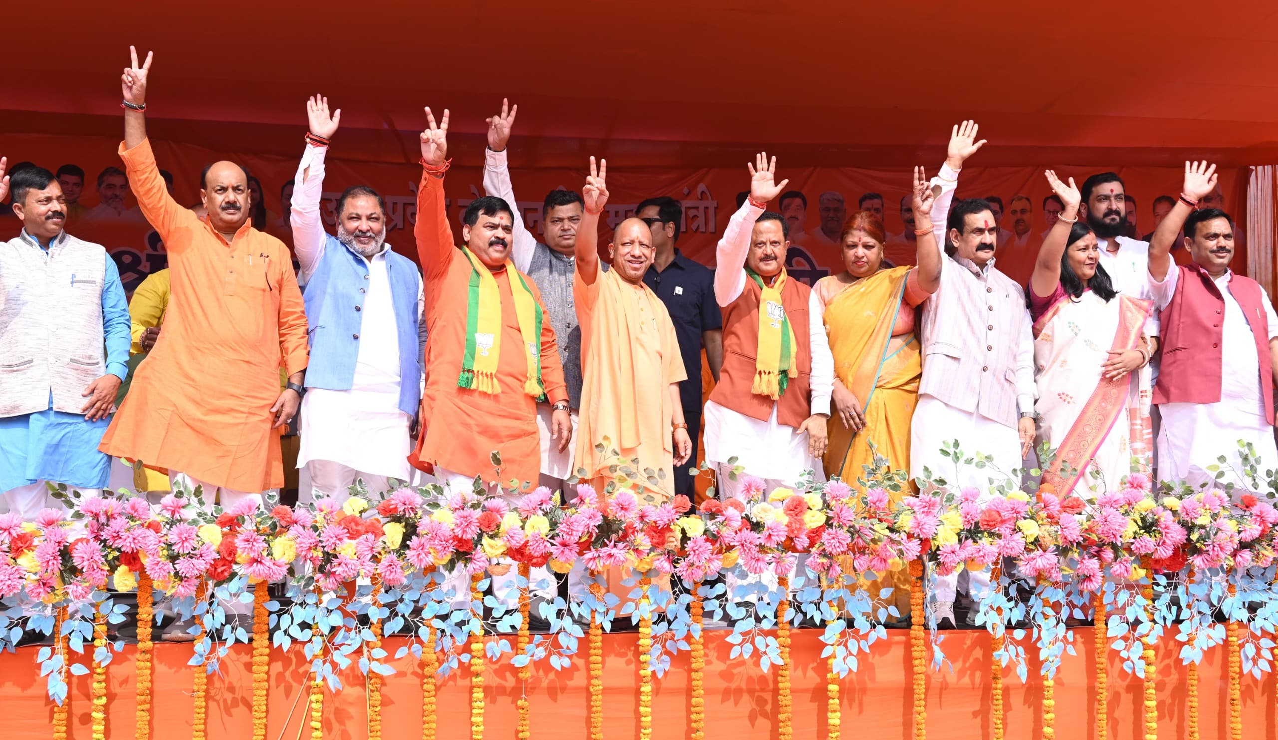 Photo of बिहार को संकट में डालना चाहते हैं पप्पू,टप्पू,अप्पू-योगी