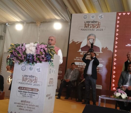 गांधी के स्वदेशी सपने को नई उड़ान-राकेश सचान