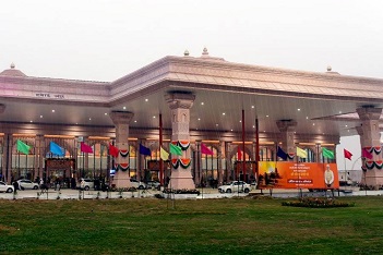 डबल इंजन की सरकार में अयोध्या एयरपोर्ट ने भरी उड़ान
