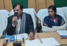 पंचायत चुनाव से पहले गांवों का विकास ठप,बैठक में हंगामा पंचायत चुनाव से पहले गांवों का विकास ठप,बैठक में हंगामा