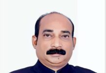 लाइसेंस शुल्क लगाने की तैयारियों से राजधानी के व्यापारियों में आक्रोश लाइसेंस शुल्क लगाने की तैयारियों से राजधानी के व्यापारियों में आक्रोश