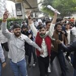 लखनऊ विश्वविद्यालय से यूजीसी का पुरजोर विरोध शुरू लखनऊ विश्वविद्यालय से यूजीसी का पुरजोर विरोध शुरू