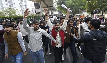 लखनऊ विश्वविद्यालय से यूजीसी का पुरजोर विरोध शुरू