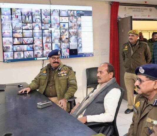 कारागार मंत्री ने जेल अधिकारियों की ली क्लास