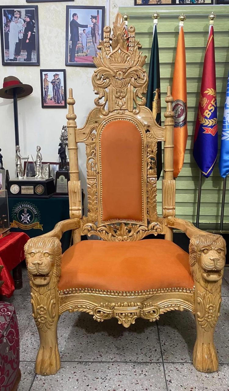 Photo of उत्तराखंड में तैयार गद्दी पर विराजमान होंगे योगी