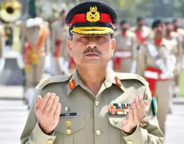 आसिफ मुनीर आदत से बाज नहीं आने वाला आसिफ मुनीर आदत से बाज नहीं आने वाला