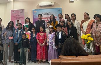 बच्चों की मनमोहक प्रस्तुतियां देख भावुक हुए अभिभावक