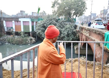 फोरलेन निर्माण में लाएं तेजी-मुख्यमंत्री