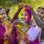 रंग जो दिलों तक उतर जाएँ… रंग जो दिलों तक उतर जाएँ...