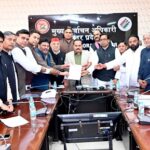 चुनावी प्रक्रिया में धांधली? सुल्तानपुर से उठी नई बहस चुनावी प्रक्रिया में धांधली? सुल्तानपुर से उठी नई बहस