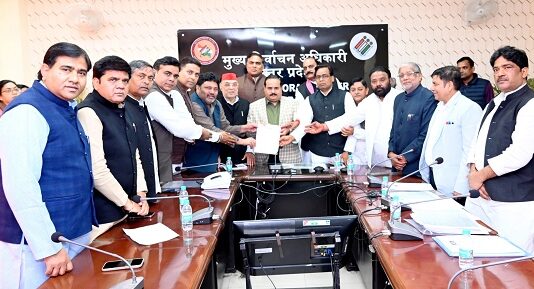 चुनावी प्रक्रिया में धांधली? सुल्तानपुर से उठी नई बहस चुनावी प्रक्रिया में धांधली? सुल्तानपुर से उठी नई बहस