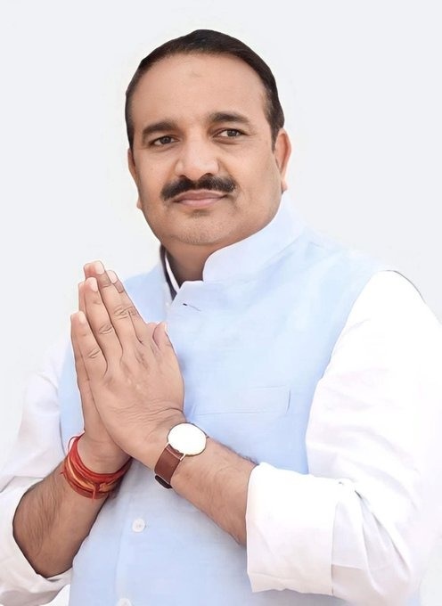 मंत्री दिनेश प्रताप सिंह का भावुक और कड़ा प्रहार मंत्री दिनेश प्रताप सिंह का भावुक और कड़ा प्रहार