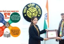 अखबार बेचने वाला लड़का आज इंटरनेशनल यूथ आइकॉन अखबार बेचने वाला लड़का आज इंटरनेशनल यूथ आइकॉन