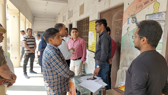 निर्वाचक रजिस्ट्रीकरण अधिकारियों ने बूथों का किया निरीक्षण