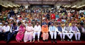 प्रदेश के 1.86 करोड़ परिवारों को योगी का होली उपहार