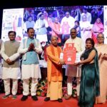 प्रदेश के 1.86 करोड़ परिवारों को योगी का होली उपहार प्रदेश के 1.86 करोड़ परिवारों को योगी का होली उपहार