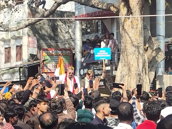 लखनऊ में संजय दत्त का हुआ जोरदार स्वागत