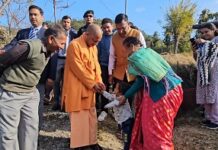 हम भी तेरे दादा लगते हैं-योगी हम भी तेरे दादा लगते हैं-योगी