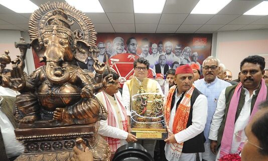 2027 में सपा की वापसी? नेताओं ने दिखाई एकजुटता 2027 में सपा की वापसी? नेताओं ने दिखाई एकजुटता