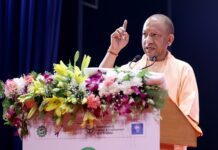 महिला उद्यमी, पुलिसकर्मी और मुख्य सेविकाएं बोलीं-‘योगी हैं यूपी की शान’ महिला उद्यमी, पुलिसकर्मी और मुख्य सेविकाएं बोलीं-‘योगी हैं यूपी की शान’