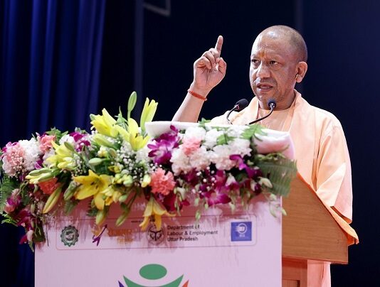 महिला उद्यमी, पुलिसकर्मी और मुख्य सेविकाएं बोलीं-‘योगी हैं यूपी की शान’ महिला उद्यमी, पुलिसकर्मी और मुख्य सेविकाएं बोलीं-‘योगी हैं यूपी की शान’