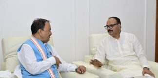 अमौसी एयरपोर्ट पर हड़कंप,केशव मौर्य-ब्रजेश पाठक फंसे