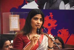 अखिलेश यादव और डिम्पल यादव ने लखनऊ में महिला शक्ति को दिया सम्मान अखिलेश यादव और डिम्पल यादव ने लखनऊ में महिला शक्ति को दिया सम्मान