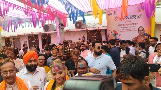 महापौर के कार्यालय पर हुआ भव्य होली मिलन समारोह