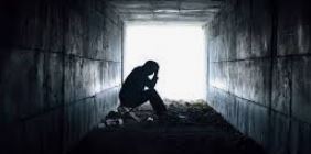 ऑनलाइन जीवन की अनदेखी छाया ऑनलाइन जीवन की अनदेखी छाया