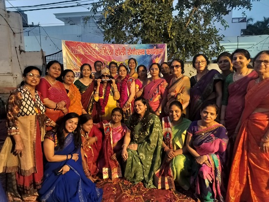 आशियाना रंगोत्सव में महिलाओं ने जमकर खेली होली