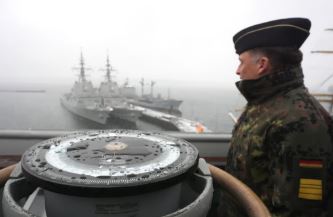 दुनिया पर मंडरा रहा युद्ध का खतरा! दुनिया पर मंडरा रहा युद्ध का खतरा!