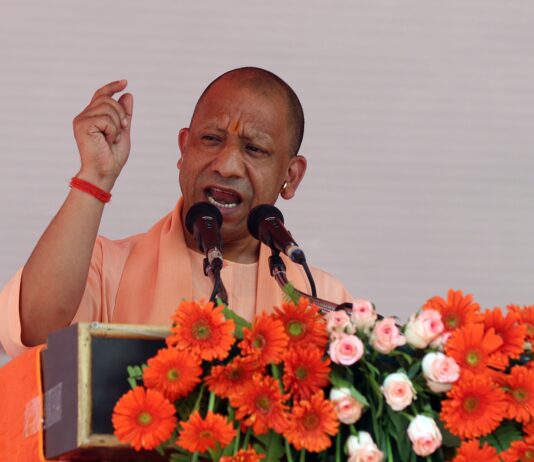 राजनीतिक कचरा हटते ही बदला यूपी:योगी