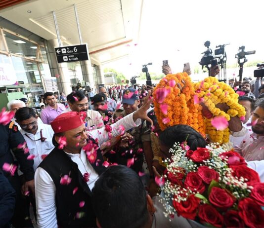 जयपुर पहुंचे अखिलेश यादव