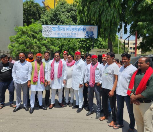 कैंट विधानसभा में जल संकट गहराया,लोगों का सब्र टूटा कैंट विधानसभा में जल संकट गहराया,लोगों का सब्र टूटा