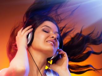 ईयरफोन से जुड़े स्वास्थ्य जोखिम ईयरफोन से जुड़े स्वास्थ्य जोखिम