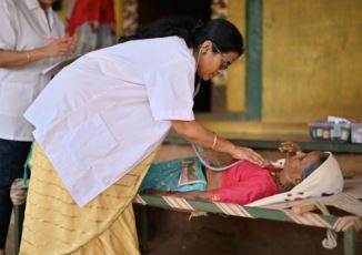 क्यों जरूरी है जेंडर-सेंसिटिव हेल्थकेयर?