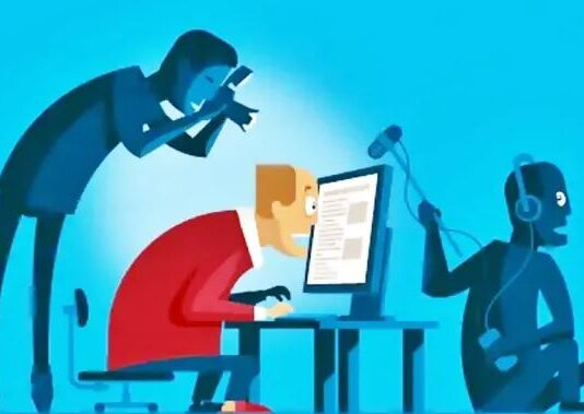 डिजिटल दुनिया में निजता और पारदर्शिता की टकराहट डिजिटल दुनिया में निजता और पारदर्शिता की टकराहट