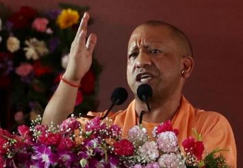 बंगाल की बिसात पर योगी की'हिंदुत्व'वाली गर्जना 