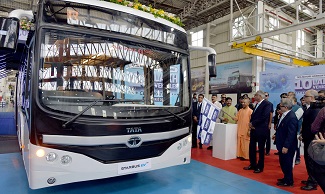 टाटा मोटर्स प्लांट में ऐतिहासिक क्षण, 10 लाखवां कॉमर्शियल वाहन तैयार