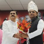 राजनीतिक समीकरण बदलने के संकेत राजनीतिक समीकरण बदलने के संकेत