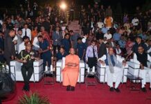 सेना के शौर्य को रक्षा मंत्री ने दी हाईटेक श्रद्धांजलि सेना के शौर्य को रक्षा मंत्री ने दी हाईटेक श्रद्धांजलि