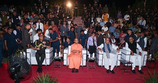 सेना के शौर्य को रक्षा मंत्री ने दी हाईटेक श्रद्धांजलि