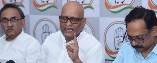 मोदी ने देश को बर्बाद कर दिया-अजय राय मोदी ने देश को बर्बाद कर दिया-अजय राय
