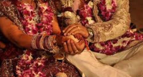 आधुनिक भारत में बदलते रिश्तों की कड़वी हकीकत आधुनिक भारत में बदलते रिश्तों की कड़वी हकीकत