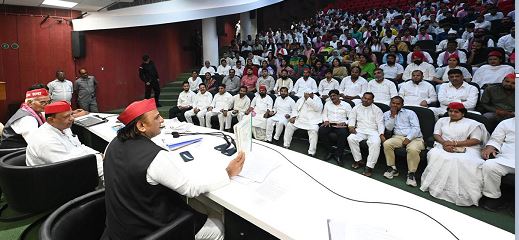 भाजपा में नकली नेताओं का जमघट:अखिलेश यादव