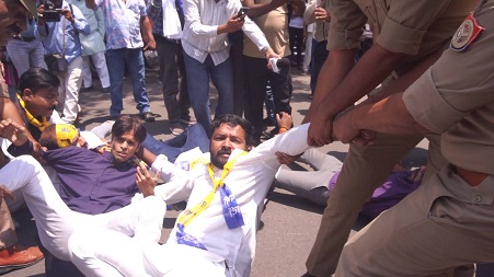 आम आदमी का स्मार्ट मीटर के खिलाफ जोरदार प्रदर्शन