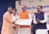 उप मुख्यमंत्री बृजेश पाठक ने शिक्षामित्रों को सम्मानित किया उप मुख्यमंत्री बृजेश पाठक ने शिक्षामित्रों को सम्मानित किया
